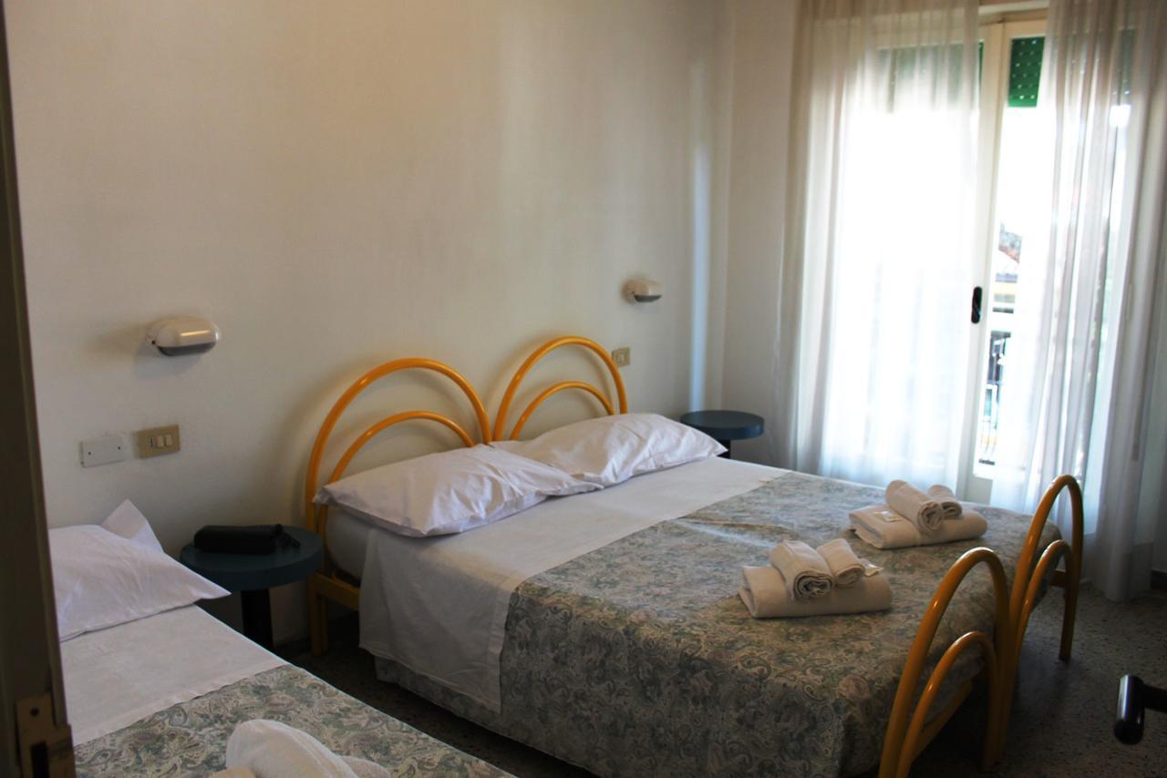 Hotel Elde Riccione Buitenkant foto